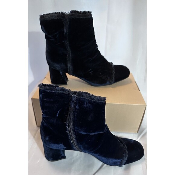 Women’s Boho Stuart Weitzman Blue Velvet 2” Block Heel Chelsea Boots Zip Up Sz 7 - Picture 3 of 8